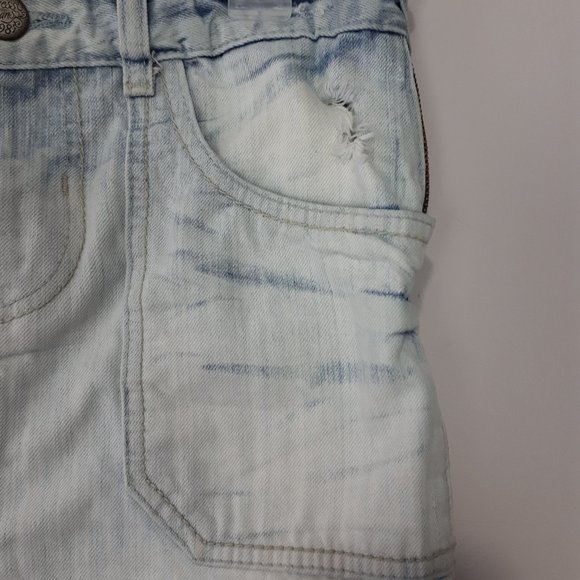 GUESS Distressed Light Wash Denim Jean Mini Skirt - Picture 5 of 12